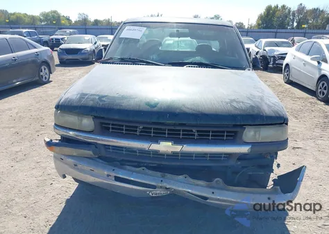 2001 Chevrolet Silverado 1500 from USA, damaged, VIN 2GCEC19V011229236